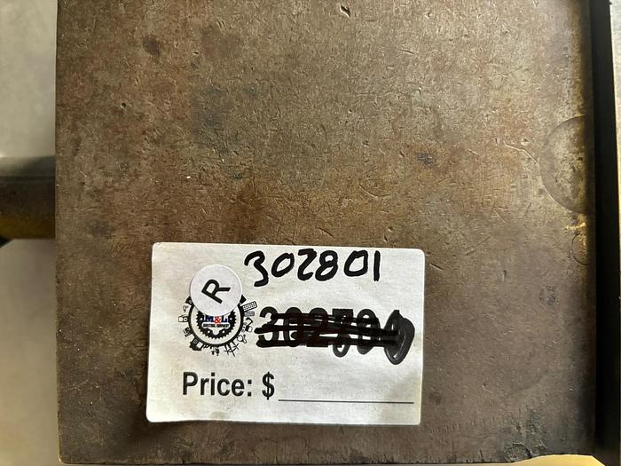 Used ANGLOCK 6' MILLING MACHINE VISE