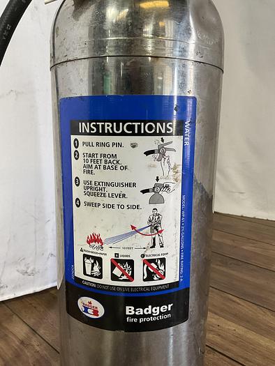Used BADGER 2-1/2 GAL. WATER FIRE  EXTINGUISHANT \