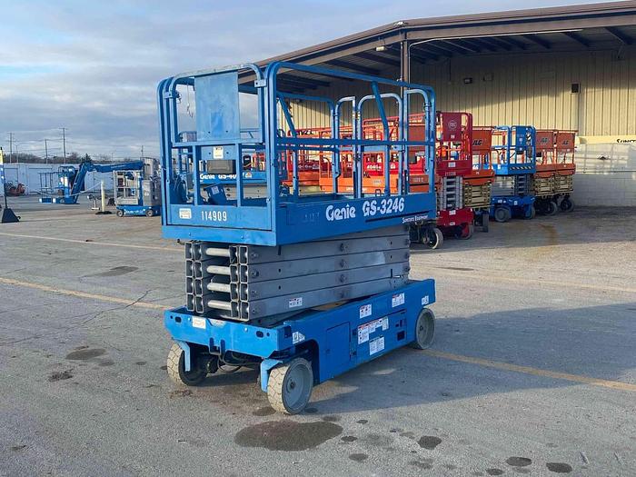 Used Scissor Lift-32' 2Wd Standard Electric*