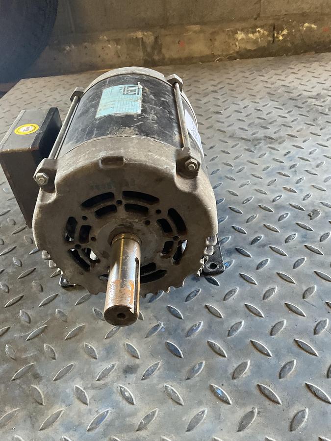 Used WEG 7.5 HP ELECTRIC MOTOR – 3 PHASE, 460V, ODP, IP21