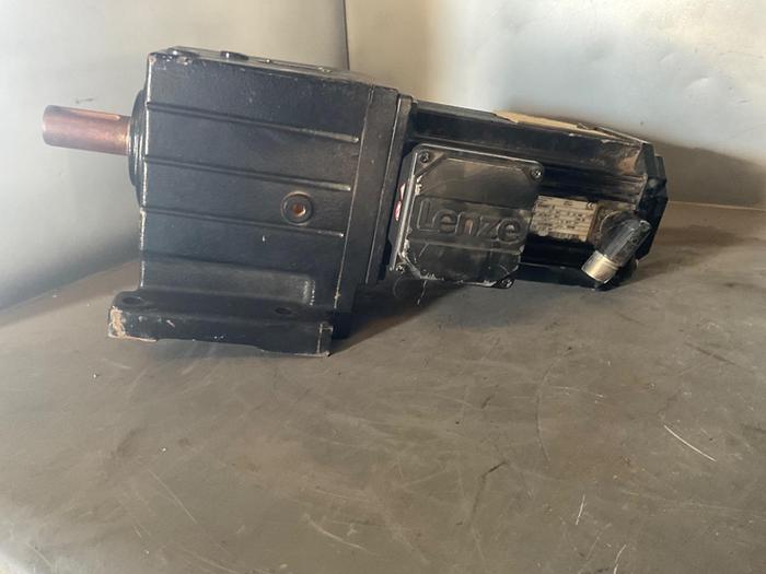 Used LENZE ELECTRIC GEAR MOTOR, KW 2.00; 330 VOLTS-GST06-2S VBR071C03 !