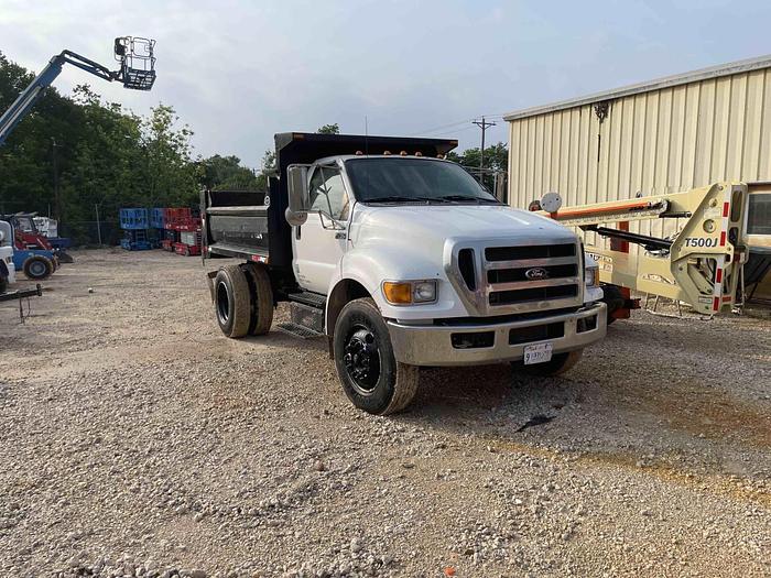 Used Truck-Dump 5 Yard*