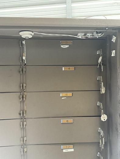 Used HAMILTON SAFE WITH 22 COMPARTMENTS. 
