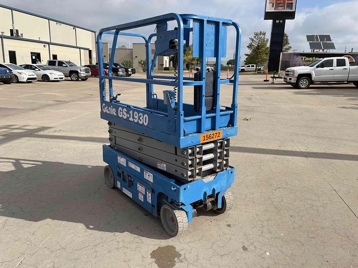 Used Scissor Lift-19' 2Wd Electric