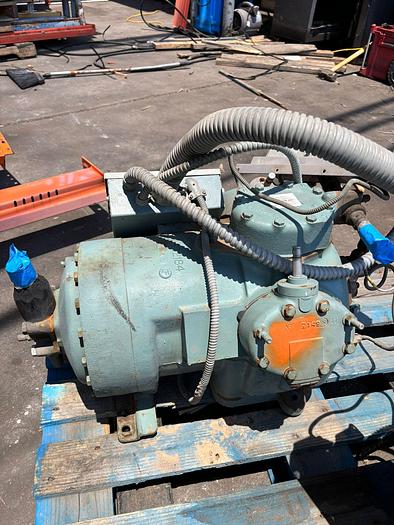 Used COMPRESSOR MODEL 06DA504604