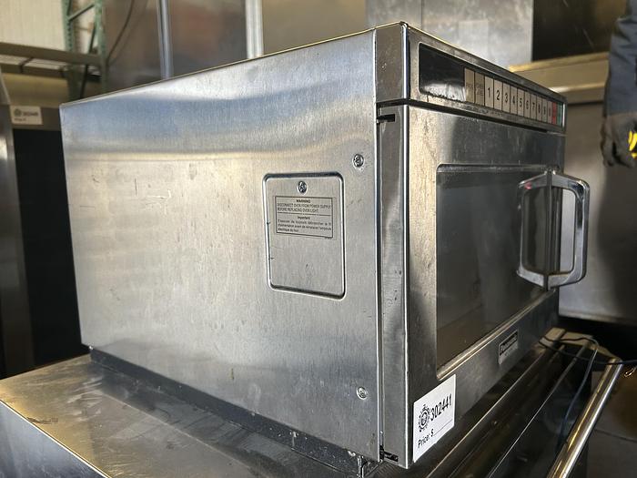 Used COMMERCIAL MICROWAVE OVEN !