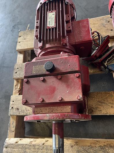 Used FLENDER AC GEAR MOTOR, 8718308/01,KW:1.5; PH:3; RPM:1715 !