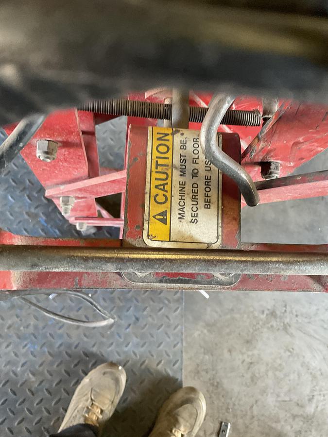 Used BRANICK PASSENGER TIRE SPREADER – MANUAL OPERATION