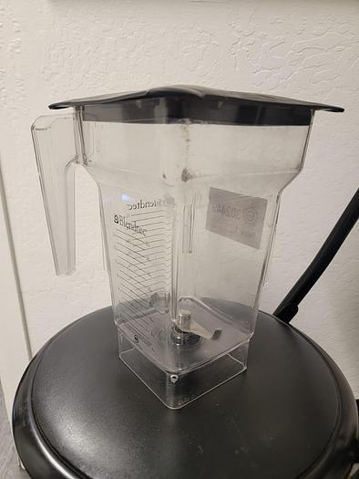 Used BLENDTEC BLENDER CUP 32 OZ !