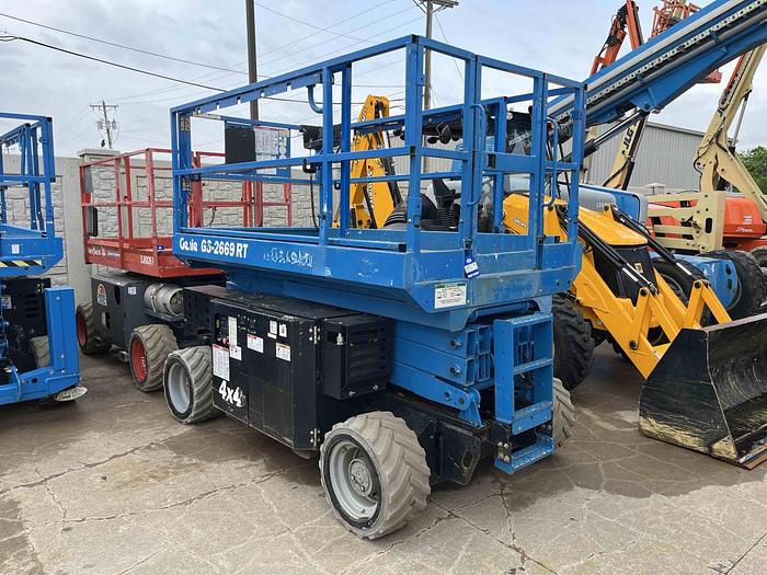 Used Scissor Lift-26' 4Wd Engine*