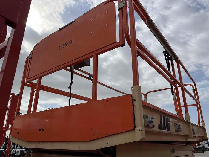 Used Scissor Lift-40' 4Wd Hybrid Electric