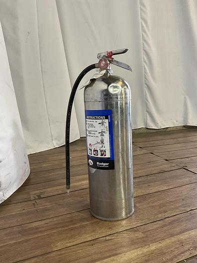 Used BADGER 2-1/2 GAL. WATER FIRE  EXTINGUISHANT \