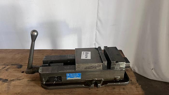 Used KURT VISE-D675