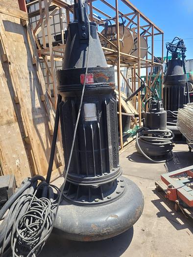 Used FAIRBANKS MORSE SUBMERSIBLE IN WATER AND SEWAGE PUMP