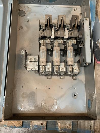 Used HEAVY DUTY SAFETY SWITCH/DISCONNECT 200A H324N !