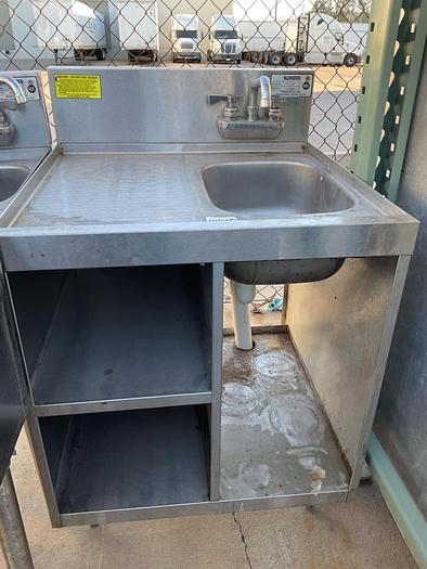 Used COMMERCIAL DRAINBOARD SINGLE SINK WITH 3 UNDERSHELVES !