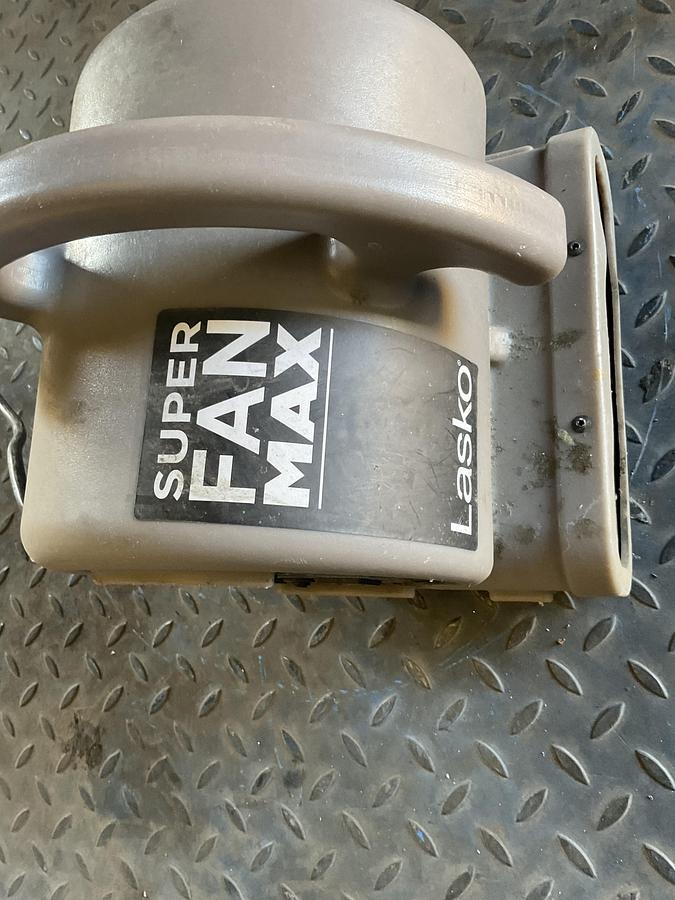 Used LASKO SUPER FAN MAX SF-20-G PORTABLE AIR MOVER / FLOOR FAN – 115V, 1/5 HP