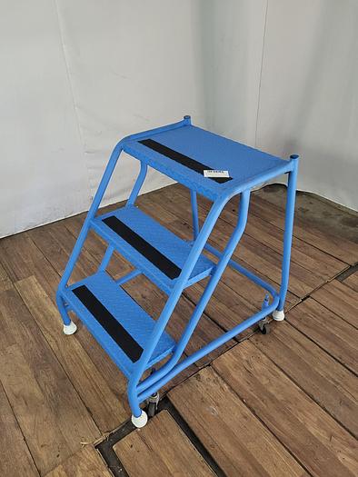 Used 3 STEP ROLLING LADDER !