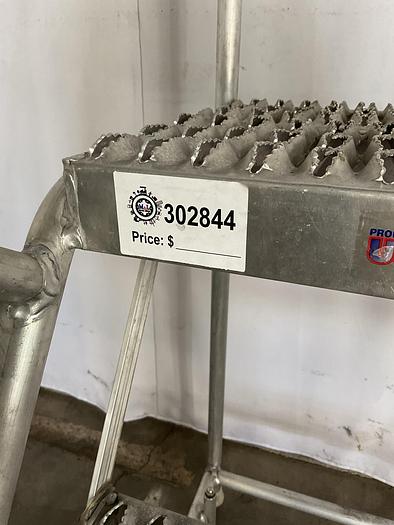 Used 3 STEPS TRI-ARC LADDER