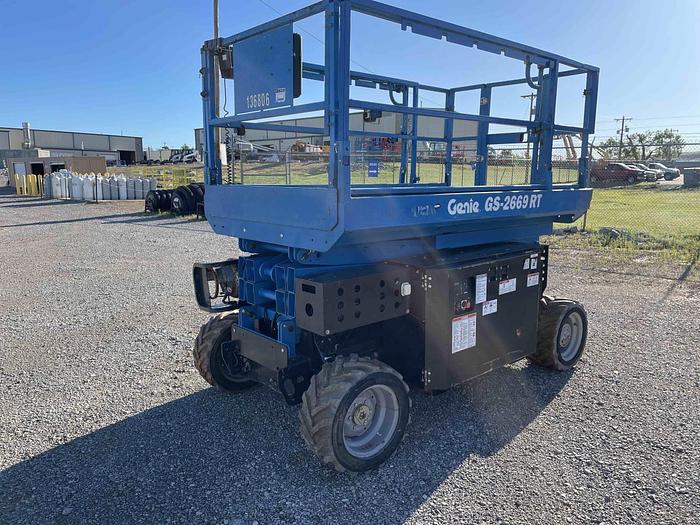 Used Scissor Lift-26' 4Wd Engine/
