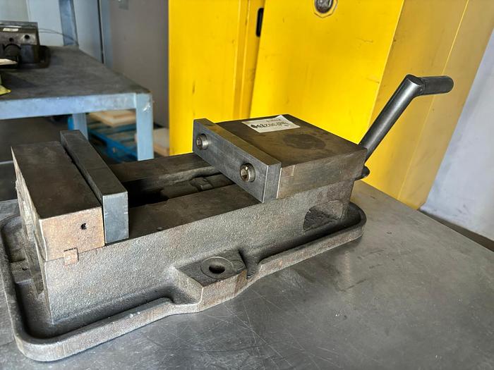 Used ANGLOCK 6' MILLING MACHINE VISE