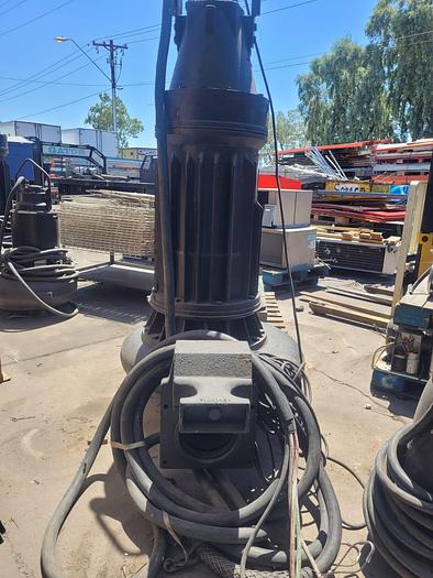 Used FAIRBANKS MORSE SUBMERSIBLE IN WATER AND SEWAGE PUMP