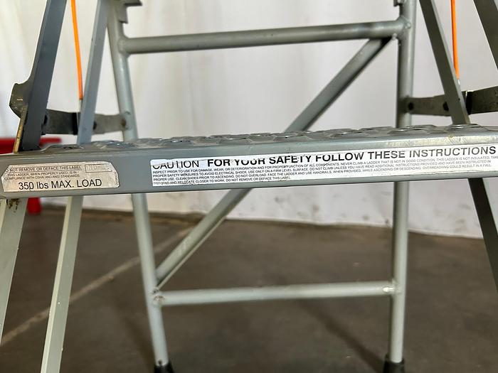 Used INDUSTRIAL 3 STEP ROLLING LADDER