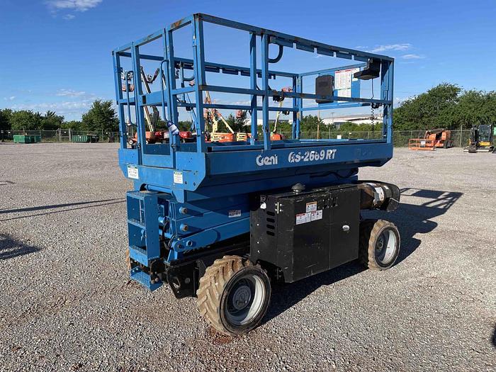 Used Scissor Lift-26' 4Wd Engine/