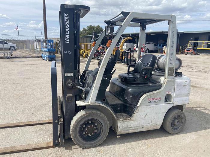 Used Forklift-14' 4,000# 2Wd Straight Mast