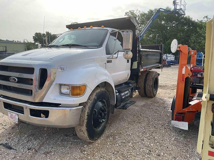 Used Truck-Dump 5 Yard*