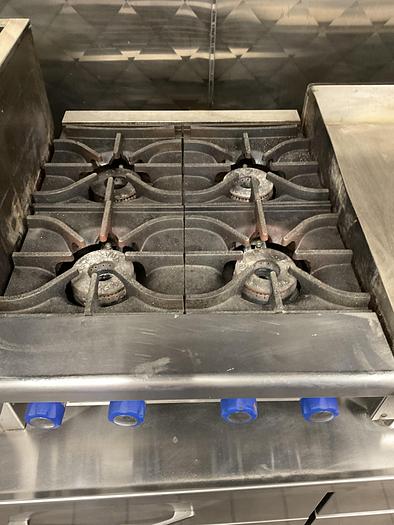 Used COMMECIAL 4 BURNER RANGE;  IABR-24 !