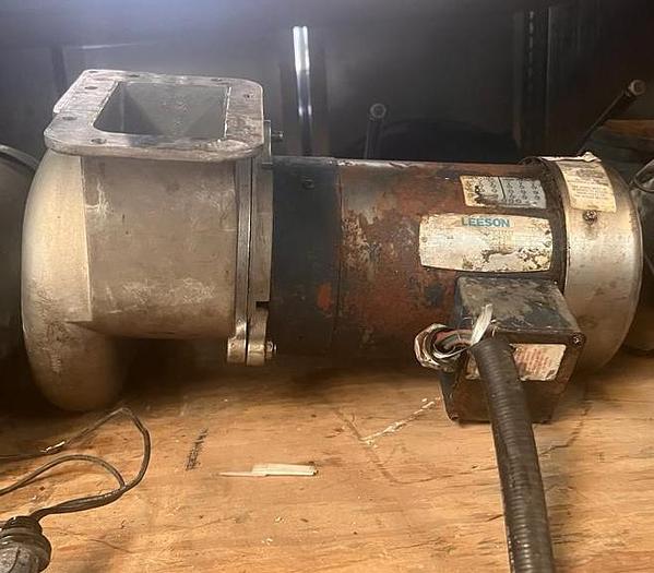 Used 2HP LEESON WATER PUMP./\
