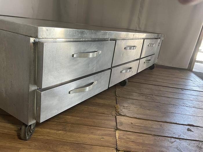 Used BEVERAGE AIR CHEF BASE WITH 6 DRAWERS; WTRCS112-1 !