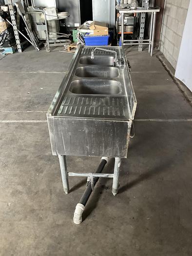 Used 5FT 3 COMPARMENT COMMERCIAL STAINLESS STEEL SINK WITH DRYBOARD
