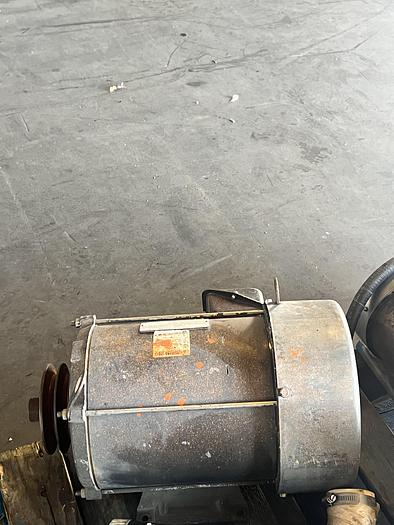 Used 7.5 HP INDUSTRIAL MOTOR; 3 PH; 1760 RPMS; 33KX07 !