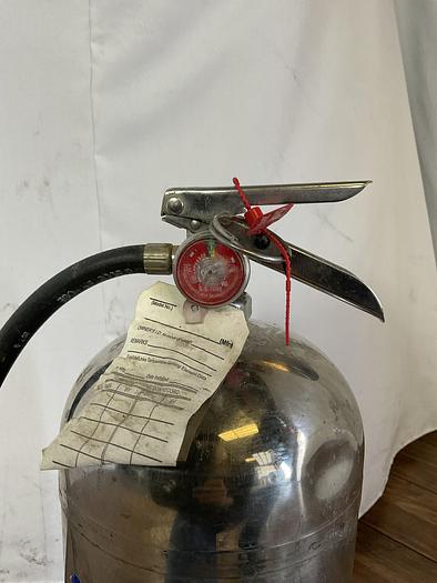 Used BADGER 2-1/2 GAL. WATER FIRE  EXTINGUISHANT \