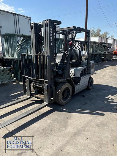 Used NISSAN FORKLIFT