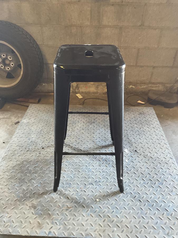 Used METAL BAR STOOLS – HEAVY-DUTY STEEL