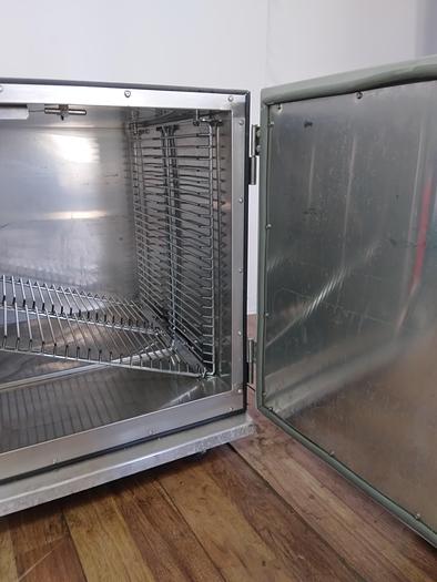 Used FLAVOR HOLD HALF HEIGHT HEAT INSULATED CABINET HOT BOX !