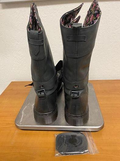 Used WOMEN'S DR. MARTENS TRIUMPH 1914 CONVERTIBLE/MID CALF BLACK BOOT SIZE 10 US !