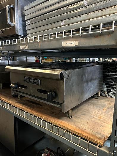 Used AMERICAN RANGE CHARBRIOLER COUNTERTOP 4 BURNERS !