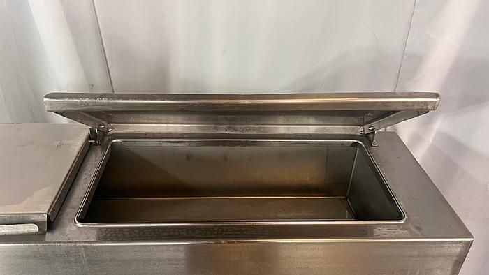 Used REFRIGERATED SANDWICH PREP TABLE (NEEDS SPECS FRO THE TAG)./