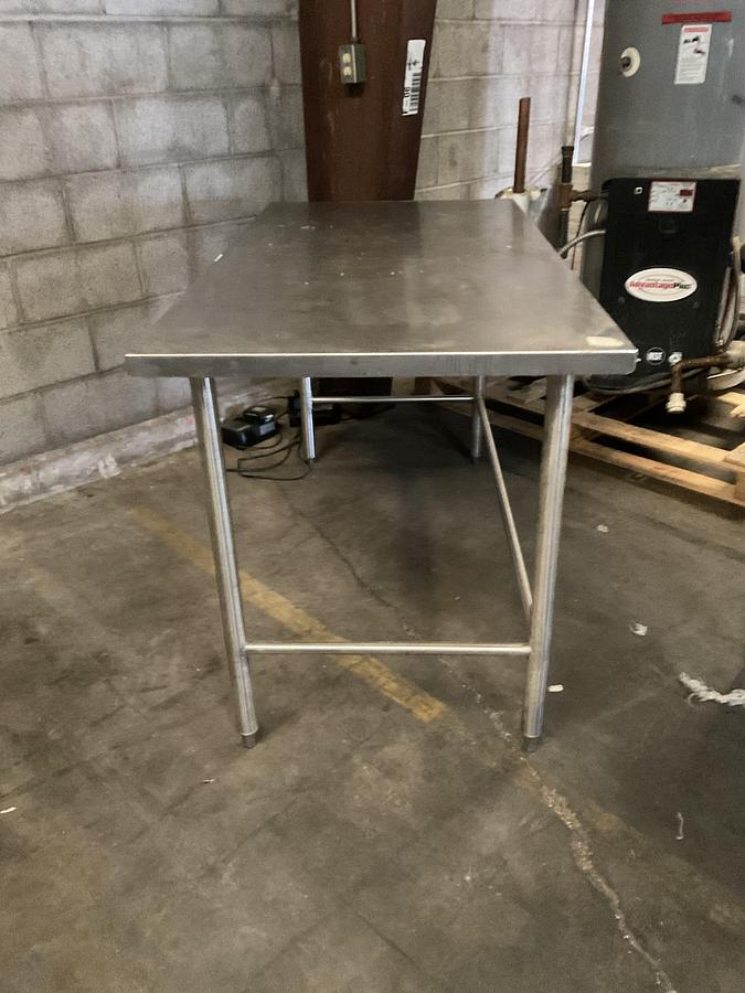 Used STAINLESS STEEL WORK TABLE