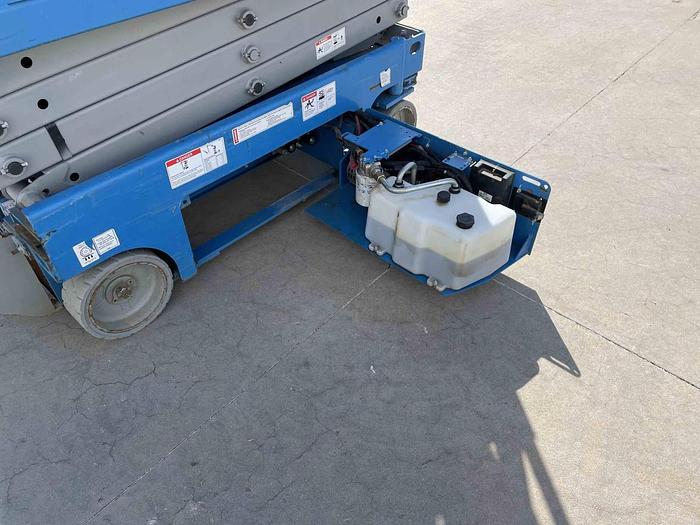 Used Scissor Lift-19' 2Wd Electric