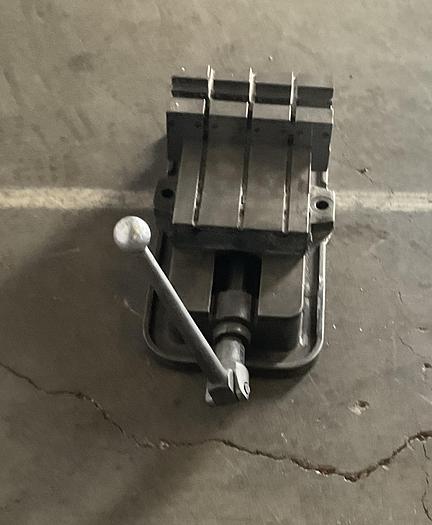 Used ANGLOCK 6' MILLING MACHINE VISE WITH HANDLE, D60-1 !