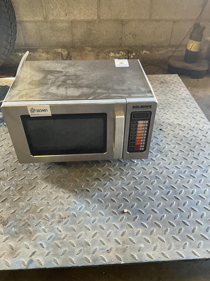 Used SOLWAVE COMMERCIAL MICROWAVE OVEN – 1000W OUTPUT, 120V, STAINLESS STEEL