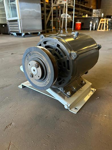 Used DAYTON INDUSTRIAL MOTOR, 3KW34G; HP 3; PH3; RPM 1750 !