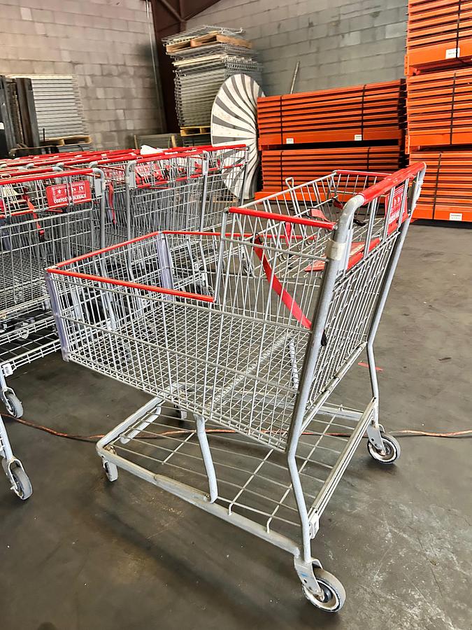 Used LARGE SHOPPING CARTS