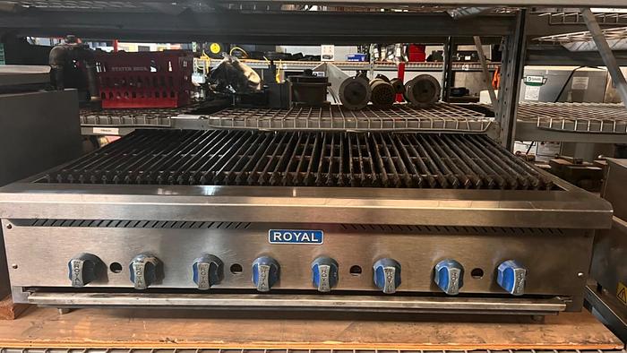 Used 48" ROYAL COUNTER TOP COMMERCIAL CHARDBRIOLER !