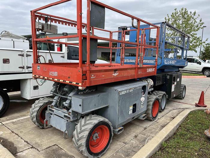 Used Scissor Lift-26' 4Wd Engine